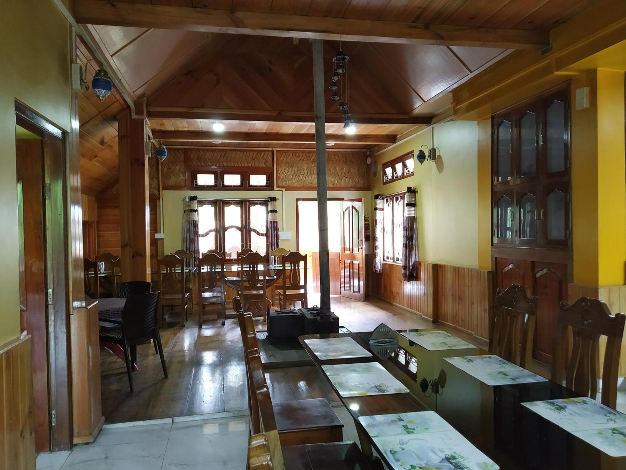 Ziro Palace Inn - A Boutique Hotel Hapoli Bagian luar foto